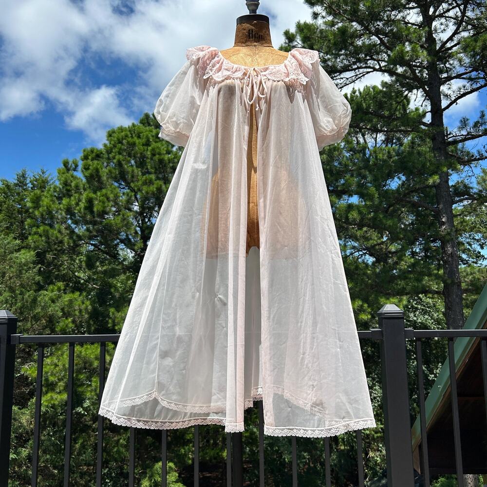 Vintage 50s/60s Blush Sheer Chiffon Dramatic Puff Sleeve Ruffle Lace Peignoir